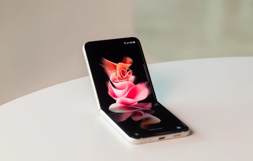 Samsung Galaxy Z Flip3, Cool Tech Devices