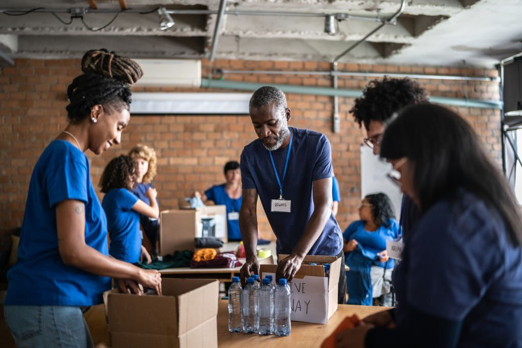 volunteers, food donation drive