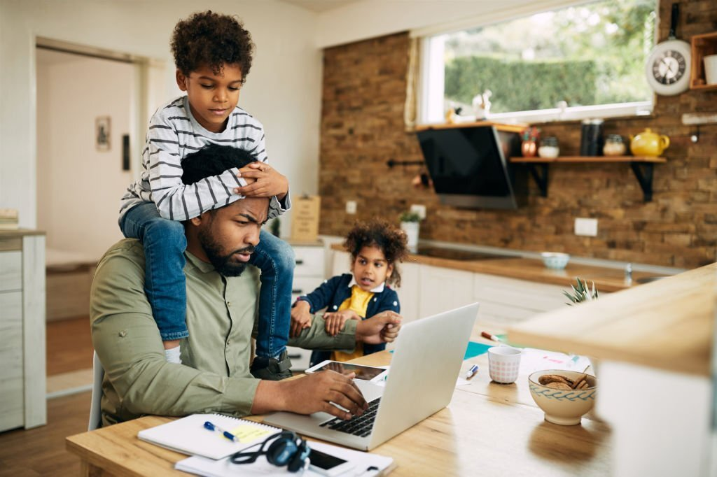 father working from home, side hustles for single dads