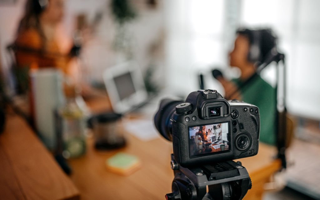 DSLR camera, indoor studio