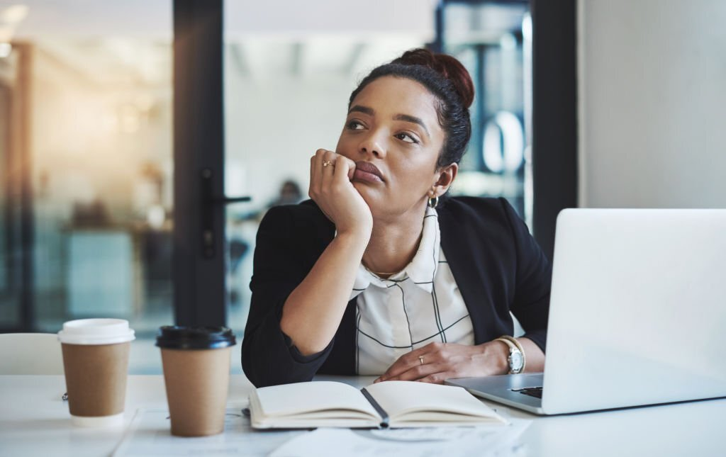 procrastination, woman in office