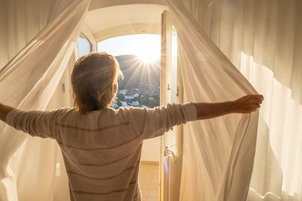 becoming a morning person, how to become a morning person