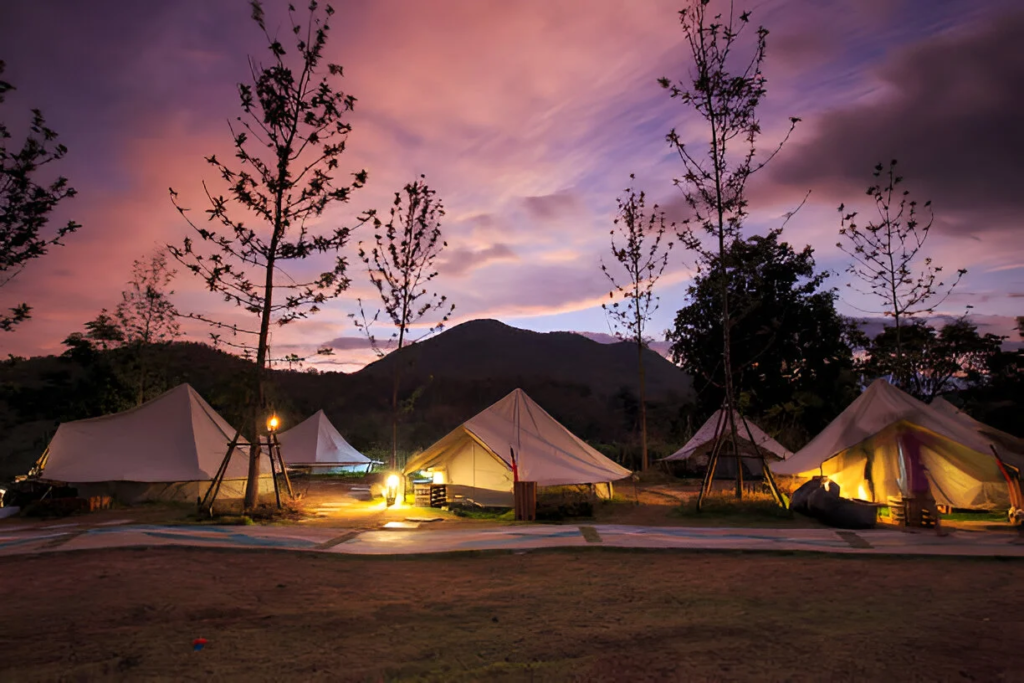 camping experience, glamping trip